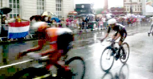 Snapshot from video clip - Marianne Vos Lizzie Armitstead Olga Zabelinskaya - Fulham Road, London Olympics Womens Cycling Road Race 29 July 2012